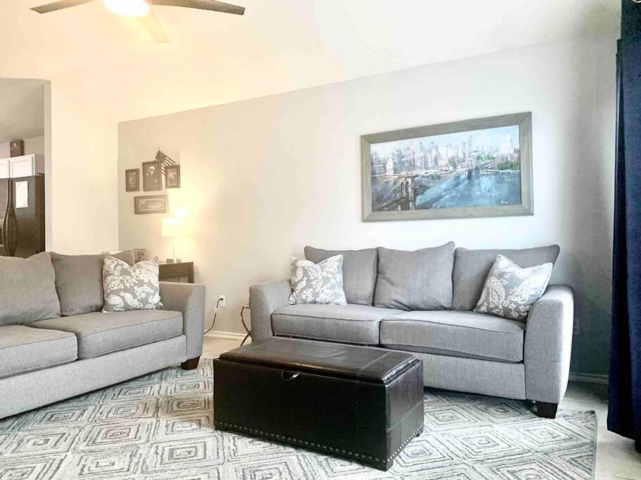 Modern Updates - Great Location - King Bed- Bmt San Antonio Extérieur photo