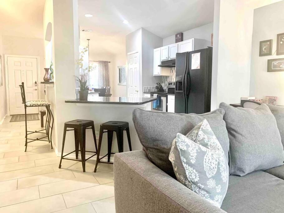Modern Updates - Great Location - King Bed- Bmt San Antonio Extérieur photo