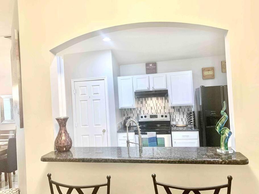 Modern Updates - Great Location - King Bed- Bmt San Antonio Extérieur photo